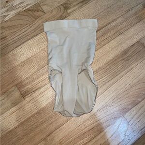 Skims Seamless Sculpt High Waist Brief NWOT